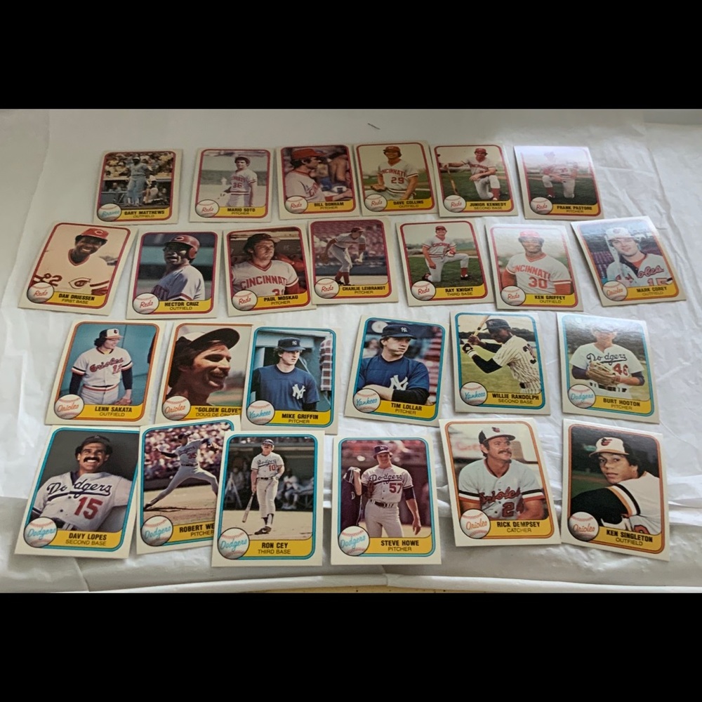 Bundle of Baseball Cards Lot 210